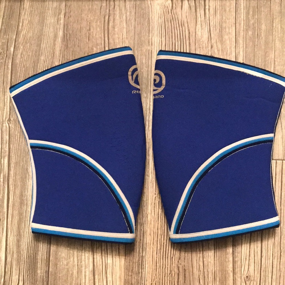 Rehband pair used sleeves, size medium